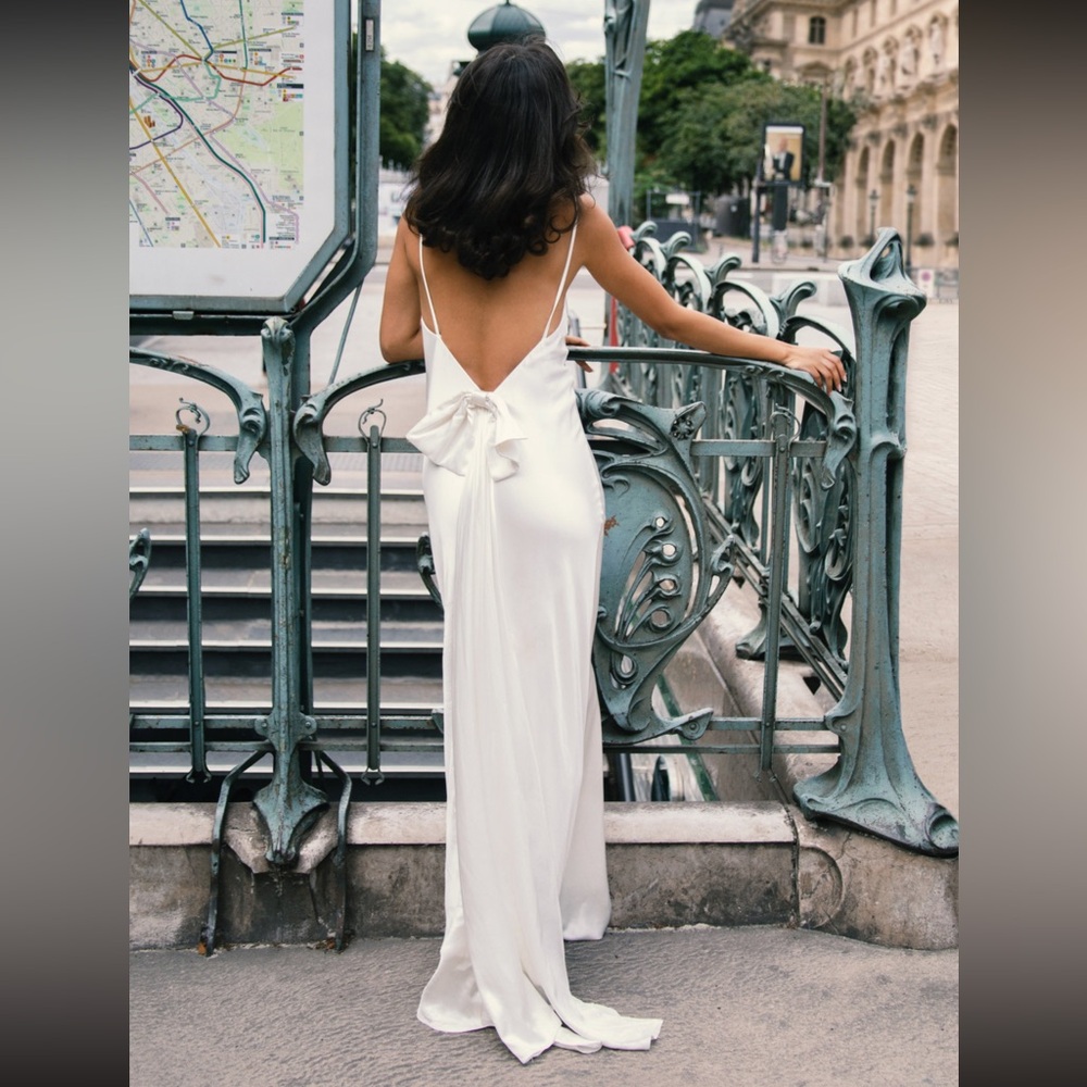 Meshki Kailey Low Back Maxi Dress With Bow Train - Size M